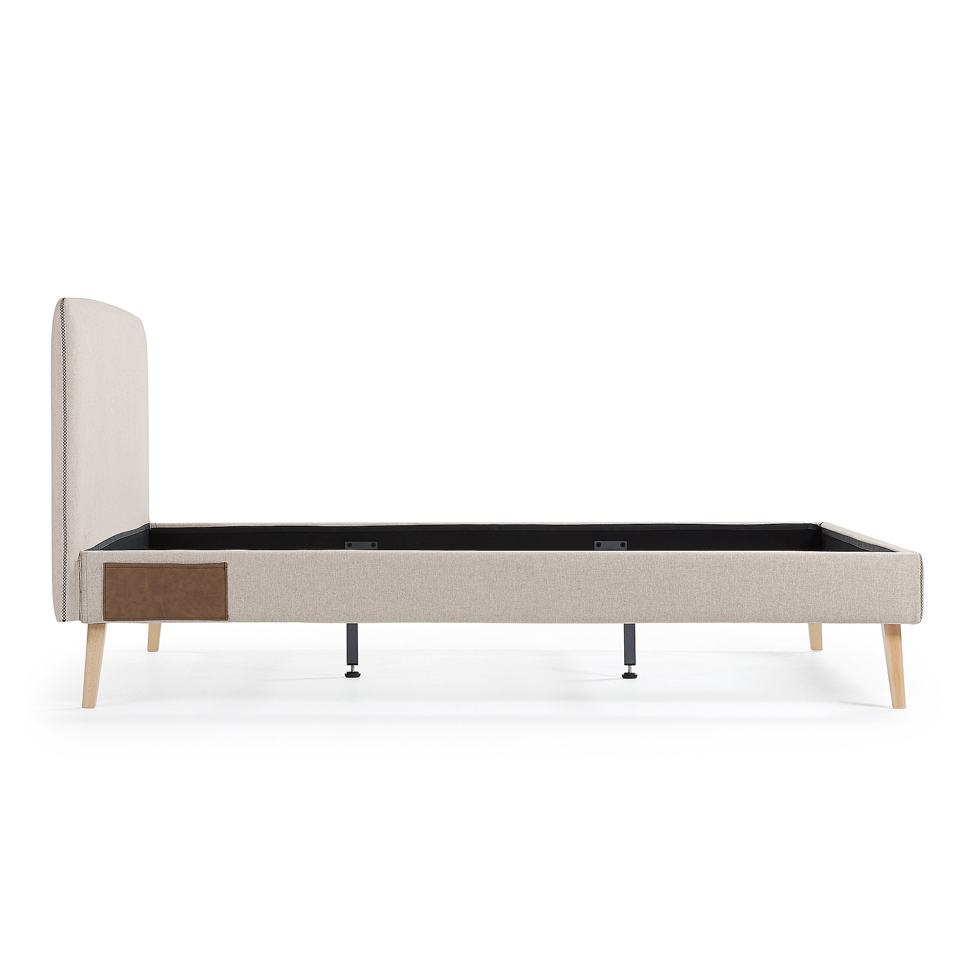 Кровать Lydia 150х190 бежевая La Forma (ex Julia Grup)
