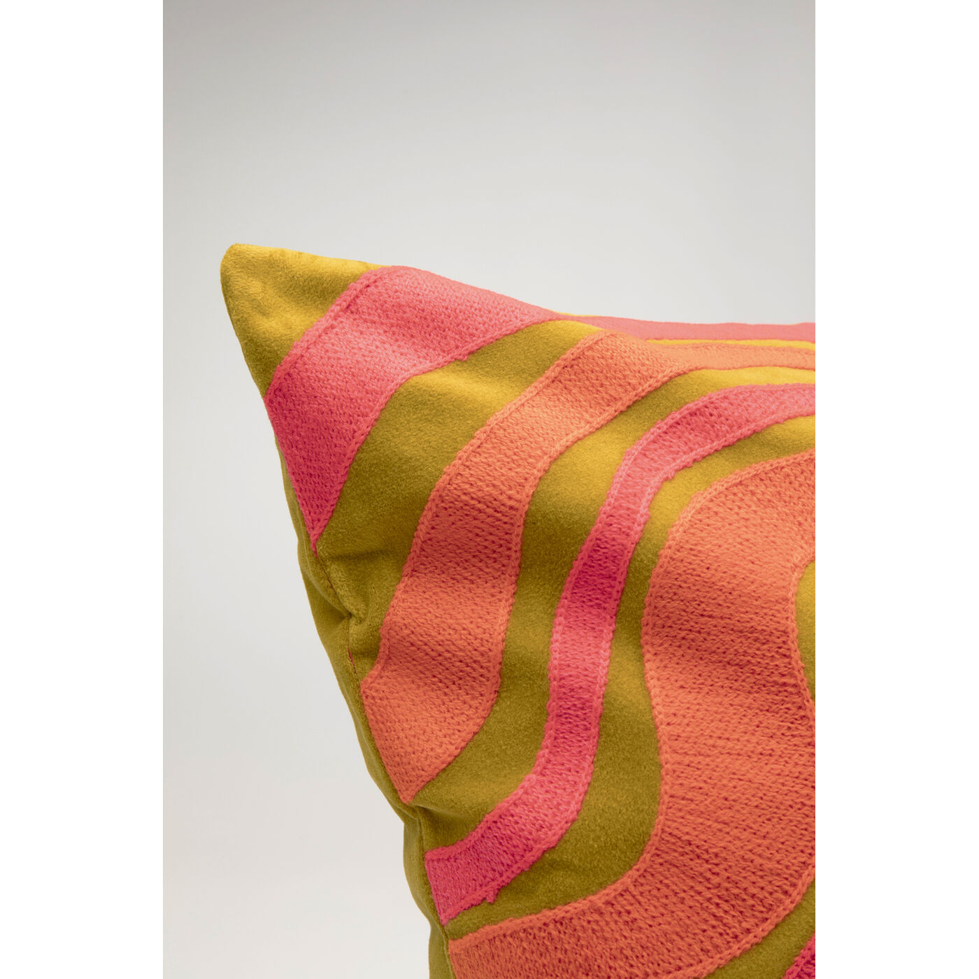 Подушка Electric Feeling Pink 45x45cm KARE 57953