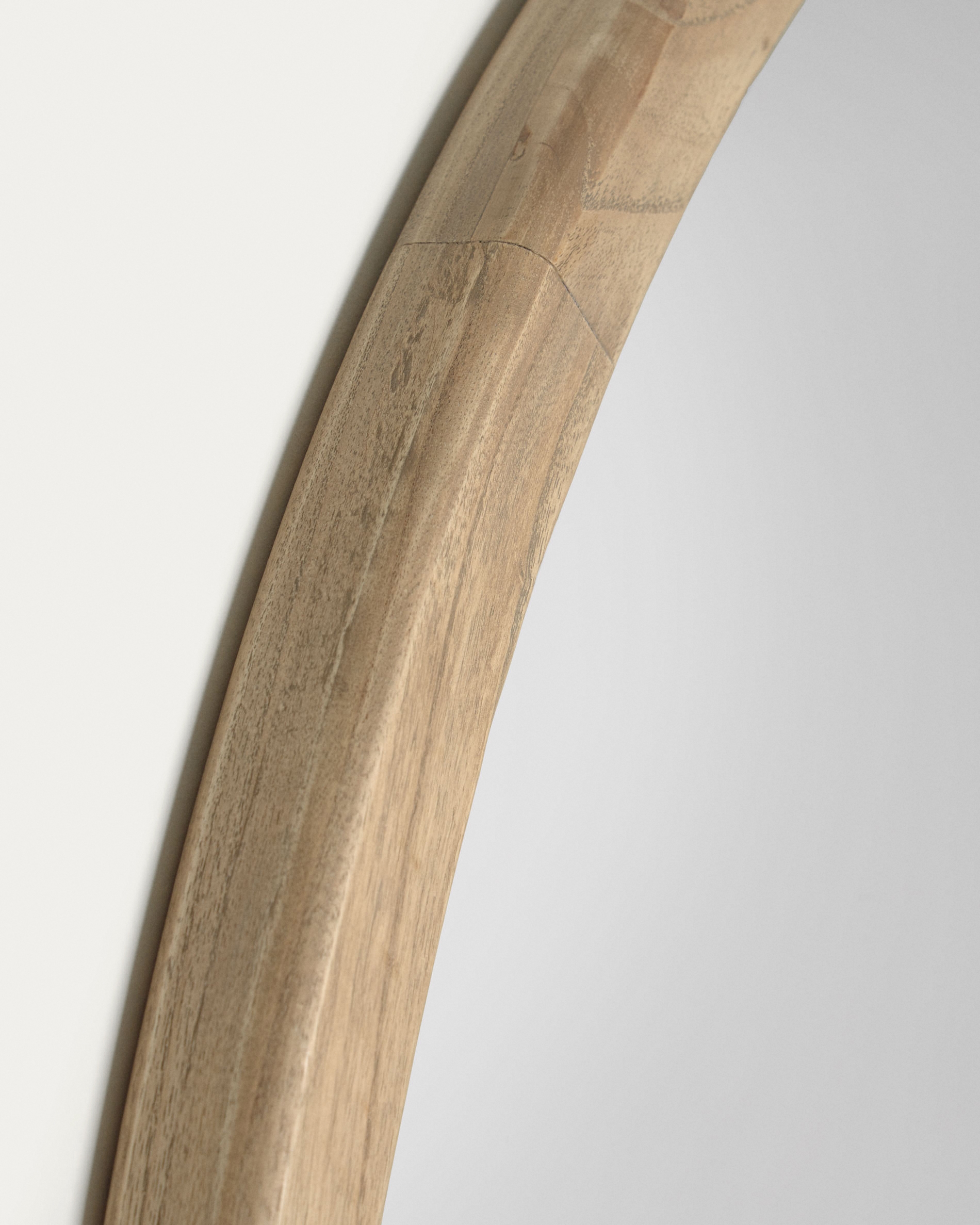 Круглое зеркало Alum из массива минди 80 см La Forma (ex Julia Grup)