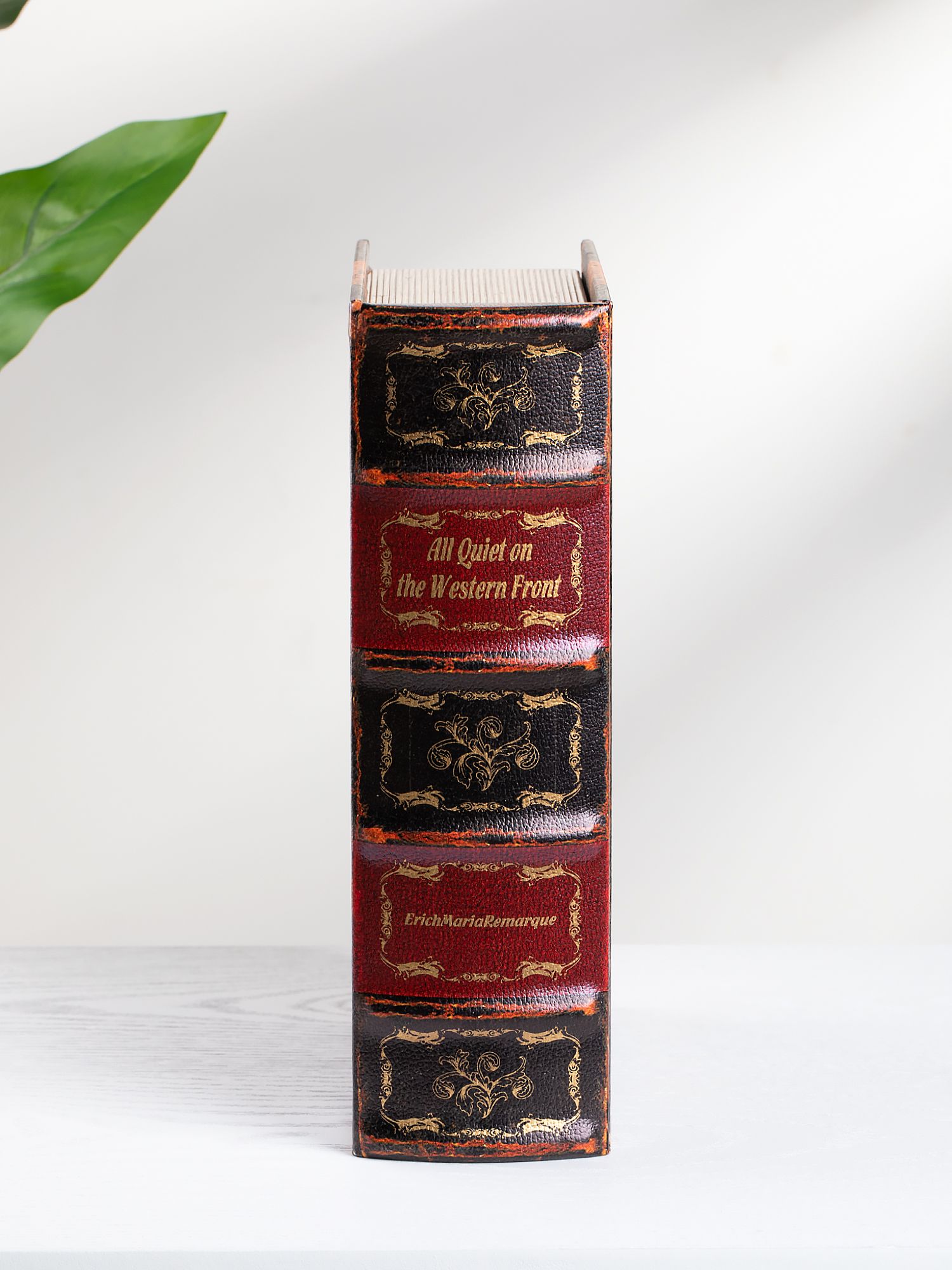 Шкатулка в виде книги Glasar 39-060/1