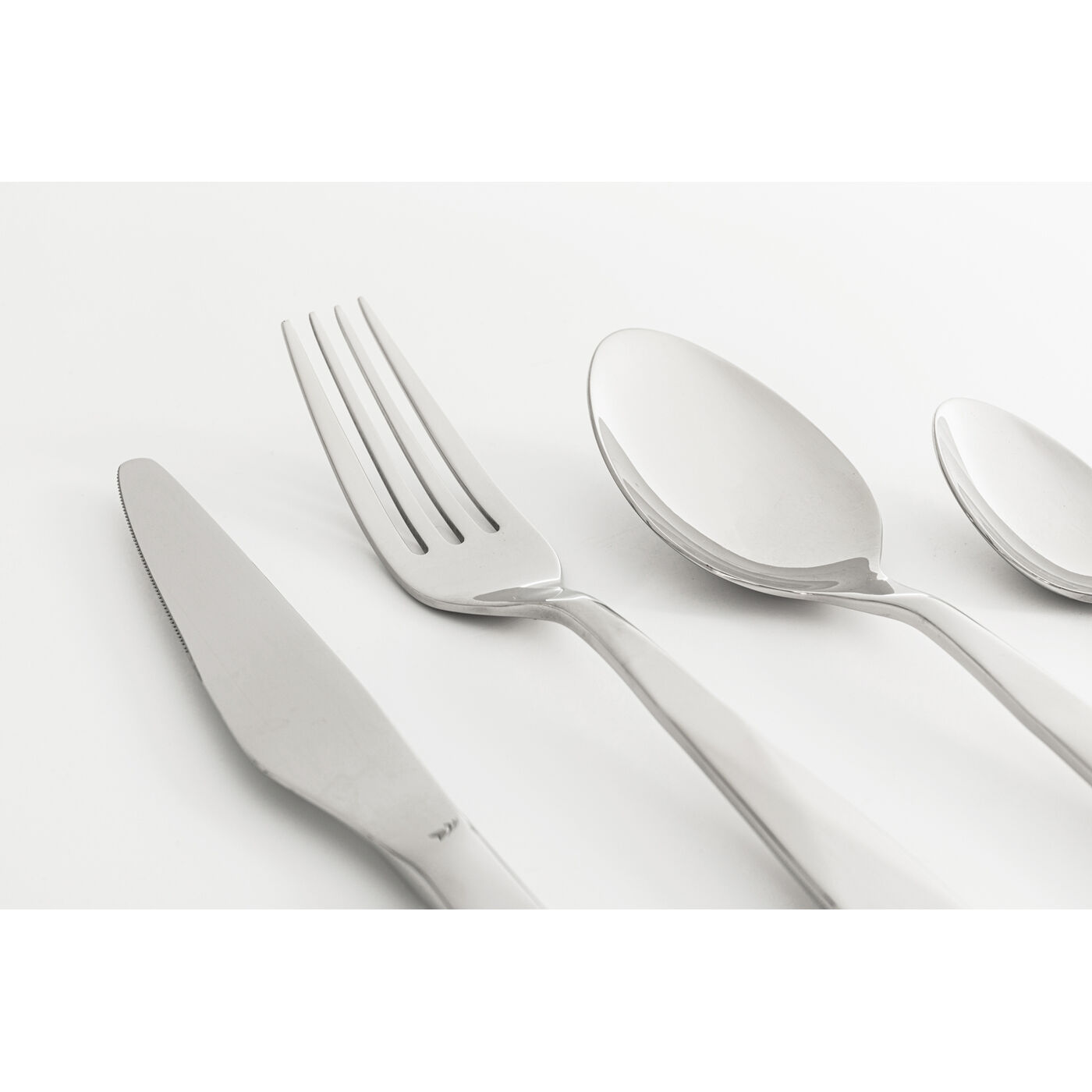 Набор столовых приборов Arista Silver (16/part) KARE 58215