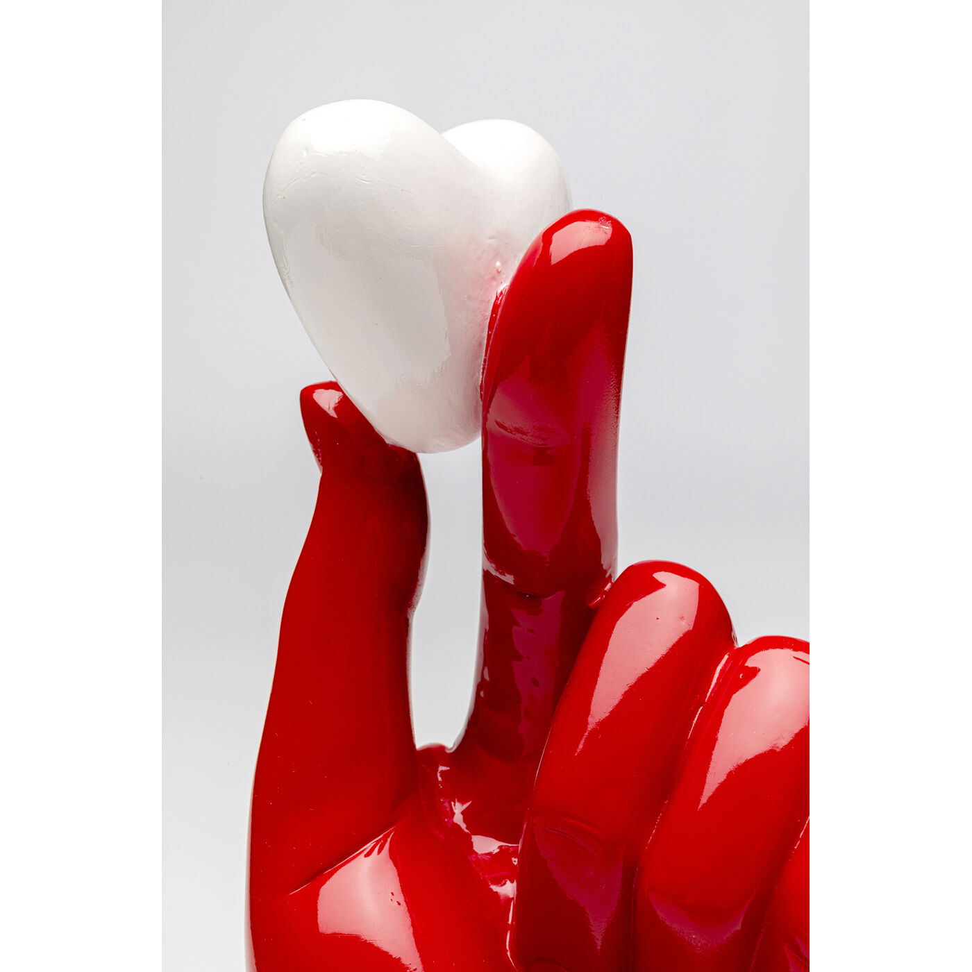 Фигура декоративная Holding Heart 26cm KARE 56648