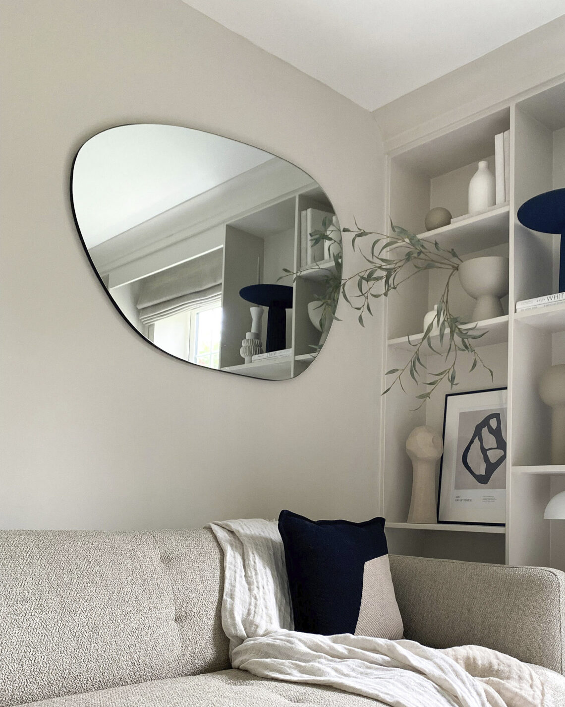 Настенное зеркало Юсси Louvre Home LHDWM251223SH