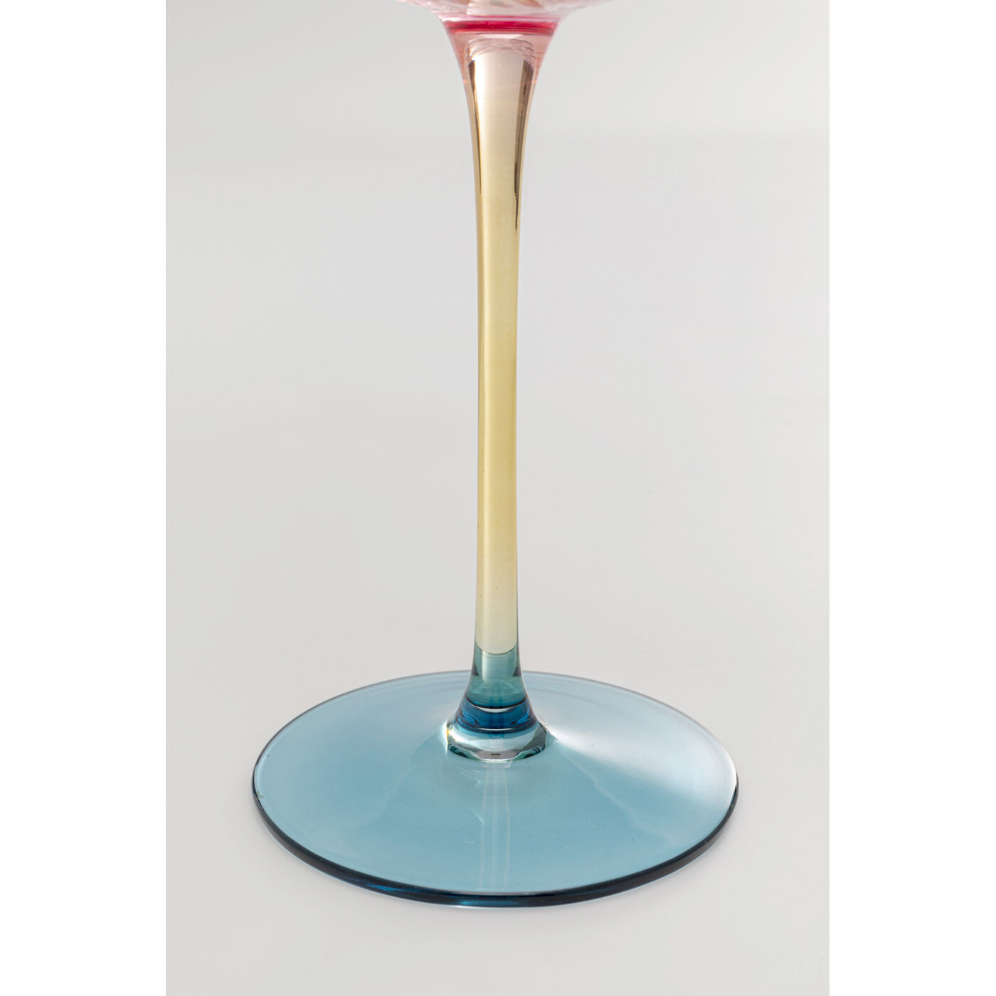 Бокал для шампанского Twist 18cm assorted KARE 58119