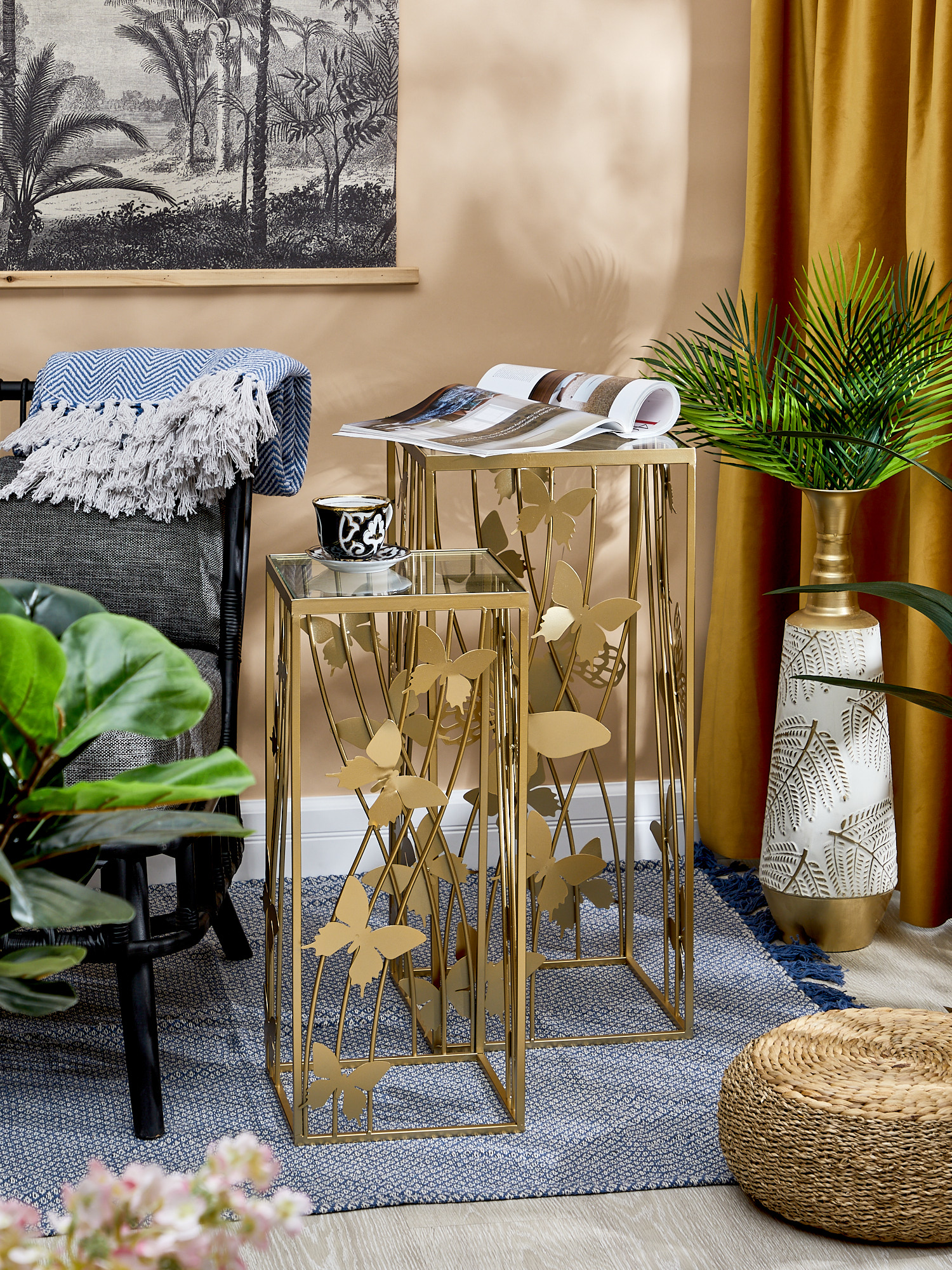 Столики со стеклянной столешницей и бабочками, набор Glasar 57-251