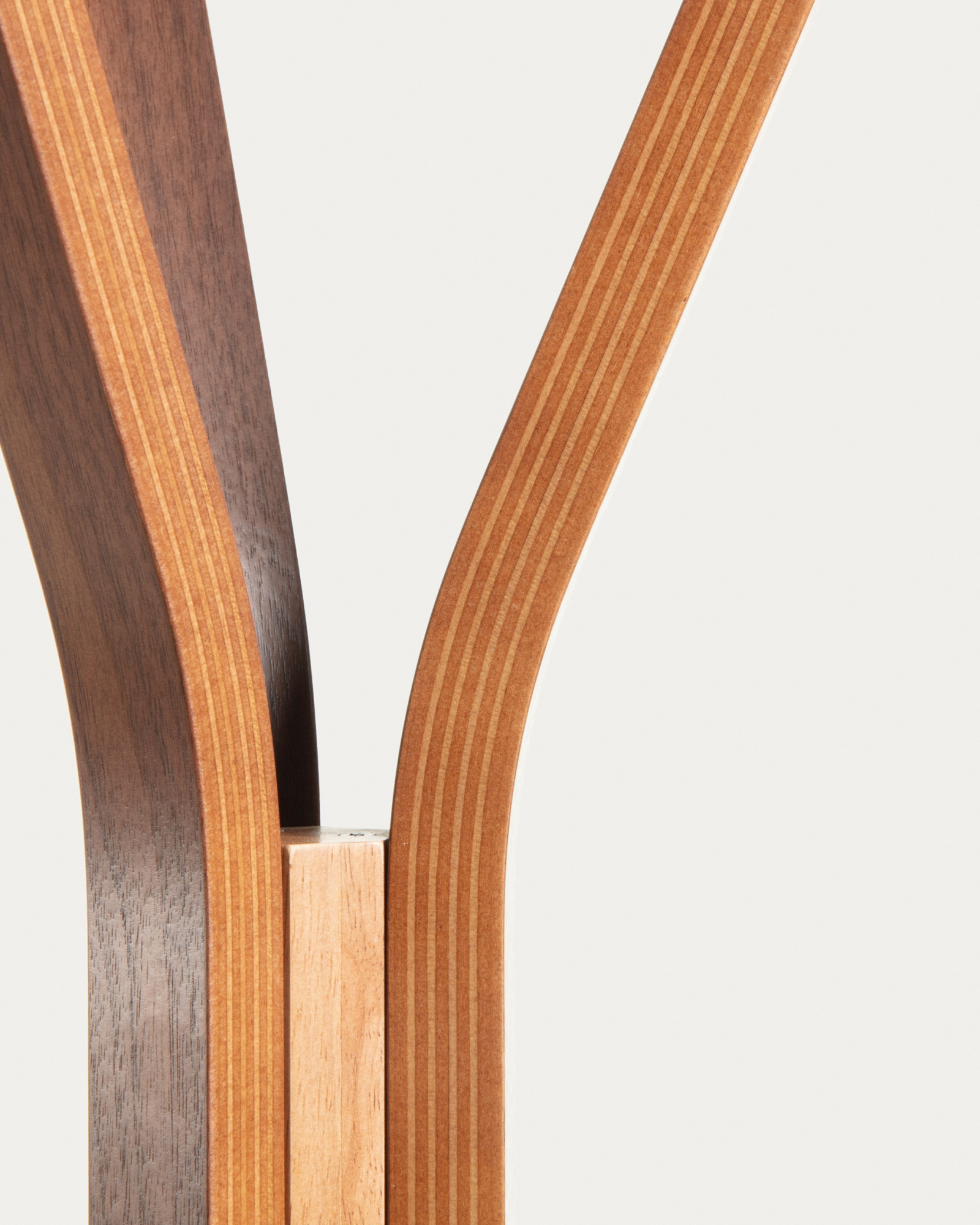 Вешалка Benzara орех La Forma (ex Julia Grup)