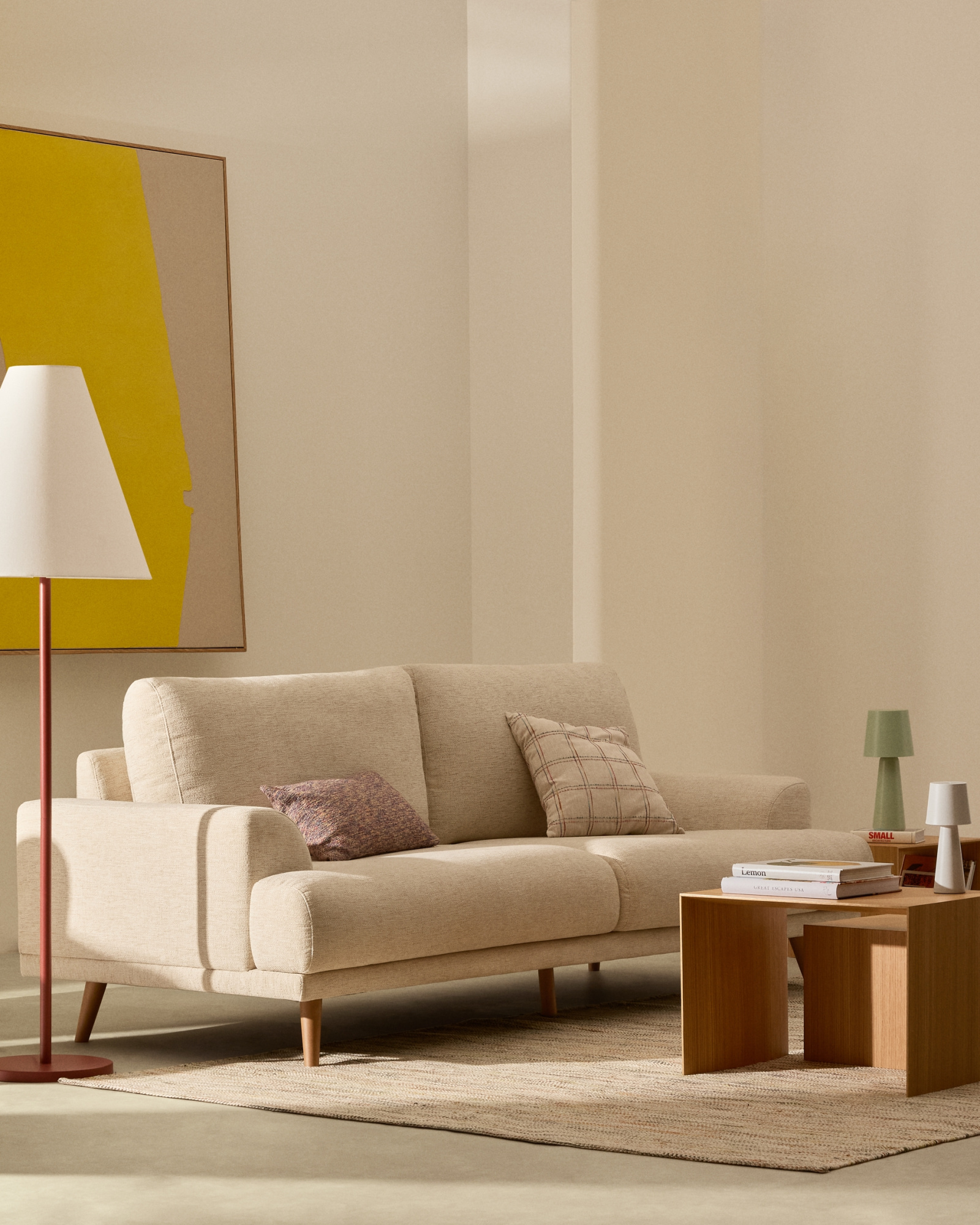 Karin 3-местный диван белого цвета с ножками из массива бука 231 см La Forma (ex Julia Grup)