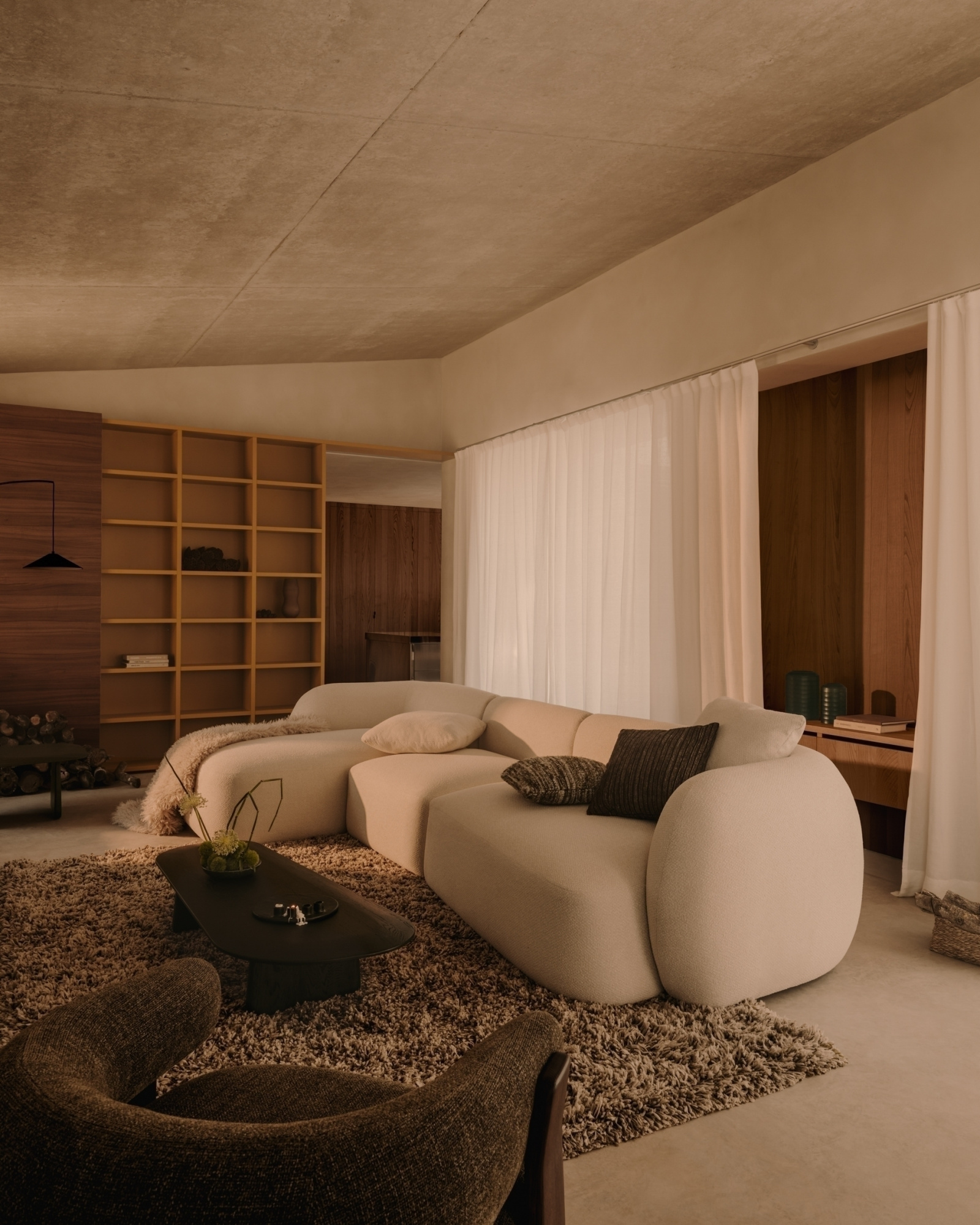 Модульный 4-местный диван Martina цвета экрю с левым шезлонгом 377 см La Forma (ex Julia Grup)