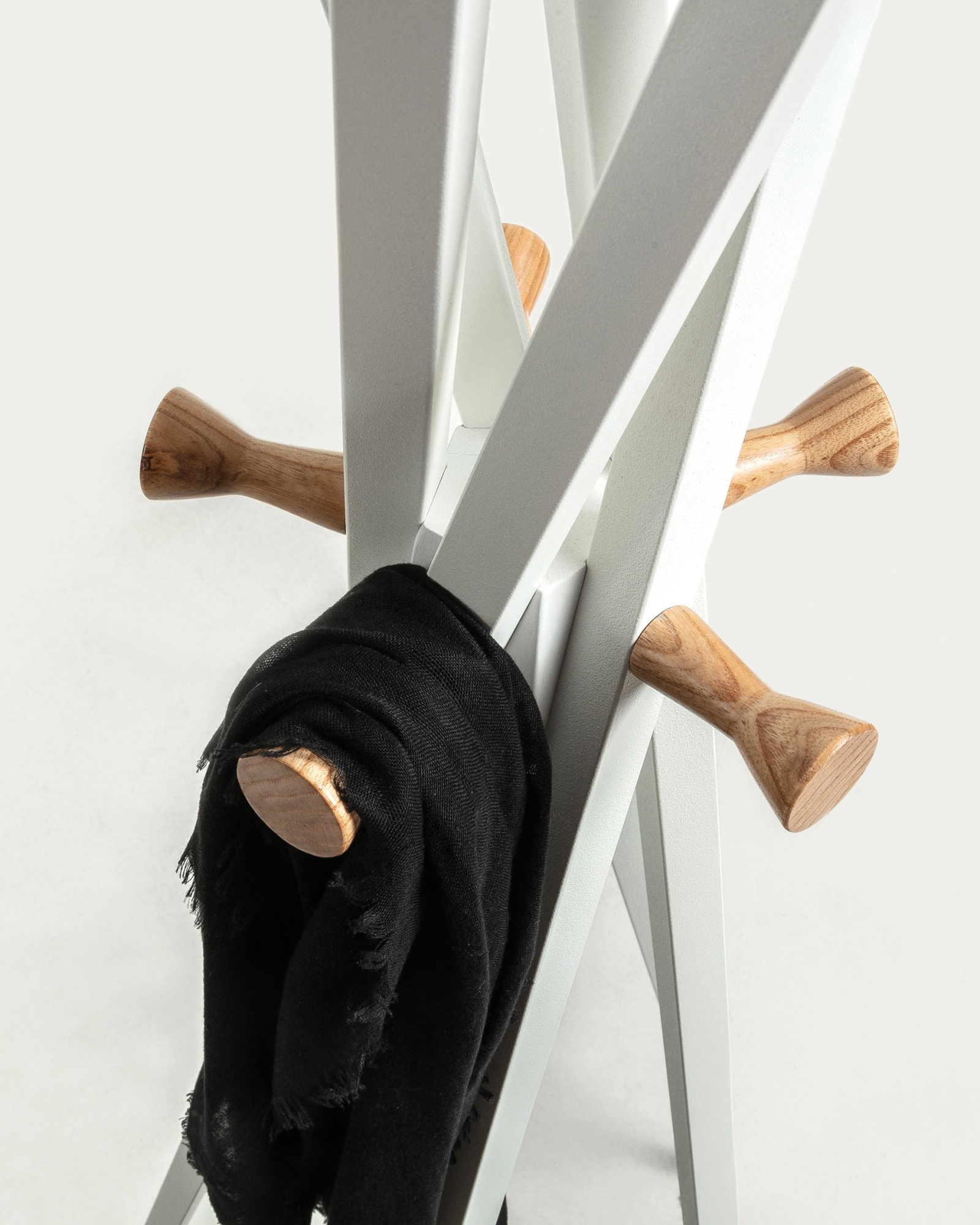 Вешалка Benzara металлическая белая La Forma (ex Julia Grup)