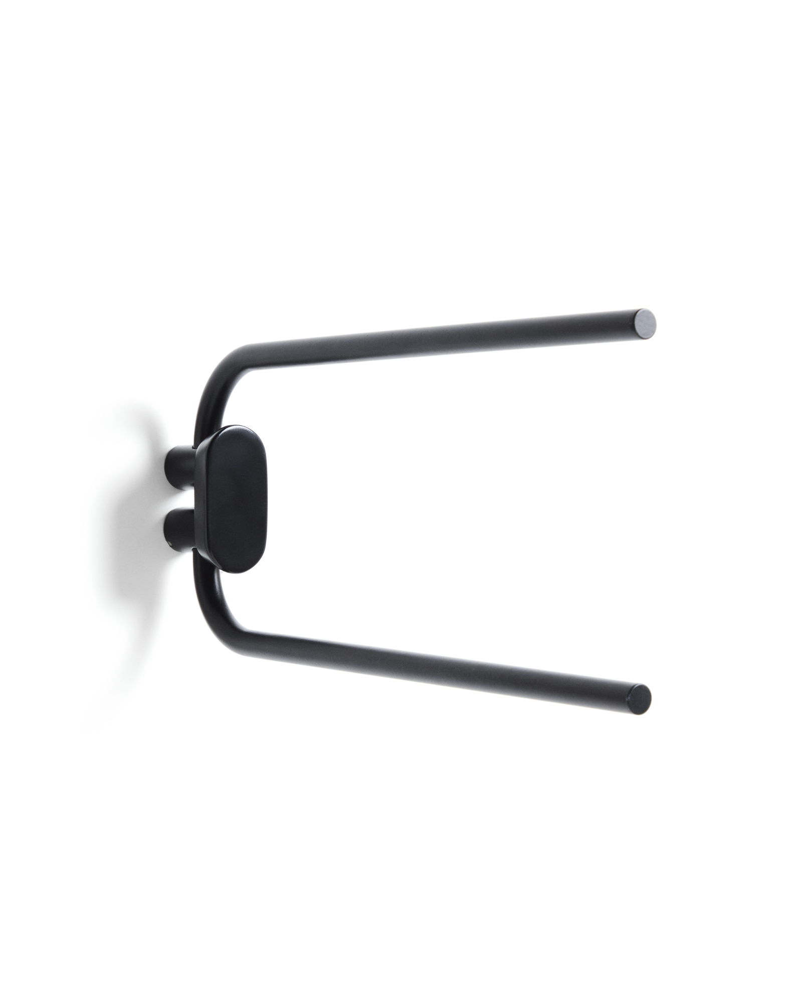 Вешалка для полотенец Arely из черного металла La Forma (ex Julia Grup)